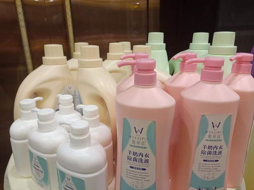 萬源成都商會走訪鴻利亮彩日用品，助力企業(yè)復工復產